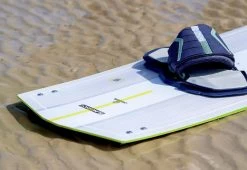 Slingshot Glide V12 Twintip Kiteboard 8 Slingshot Glide V12 Twintip Kiteboard -Surfing Gear Shop Slingshot Glide V12 Close Up 24636.1654095709