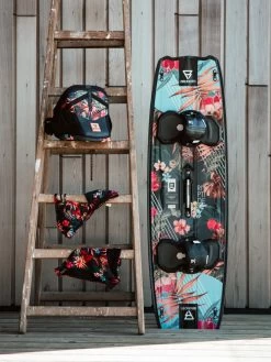 Brunotti Riptide Blossom Kiteboard Complete W/ Straps 12 Brunotti Riptide Blossom Kiteboard Complete W/ Straps -Surfing Gear Shop riptide blossom lifestyle 80833.1671650076